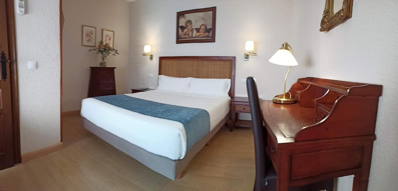 Hostal Rural Moratin بسترانا المظهر الخارجي الصورة